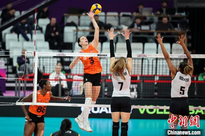 伊萨奇巴希女排力克巴西劲旅挺进决赛