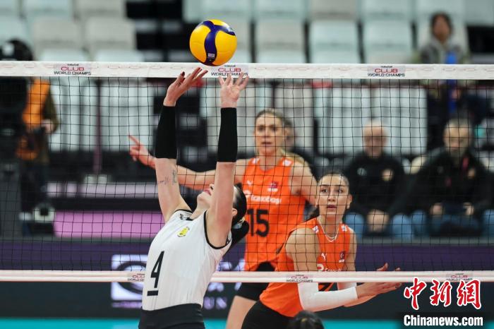 伊萨奇巴希女排力克巴西劲旅挺进决赛
