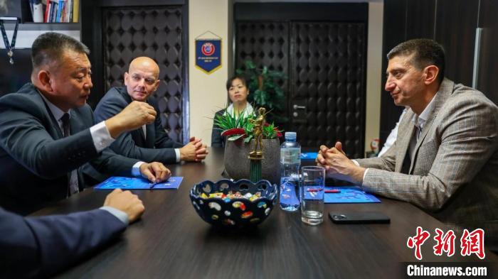 天津足协代表团塞尔维亚签署合作交流协议 青训