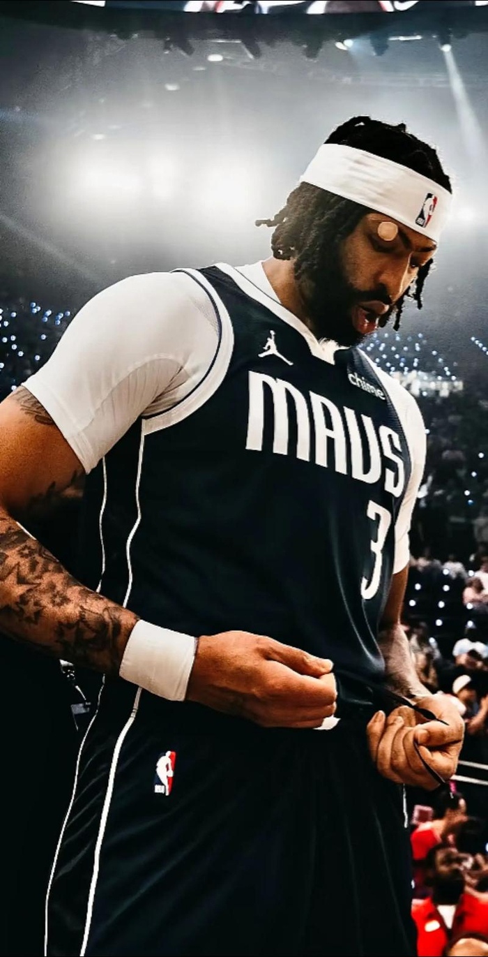 文班亚马三连冠领跑，浓眉哥冲击2000盖帽大关