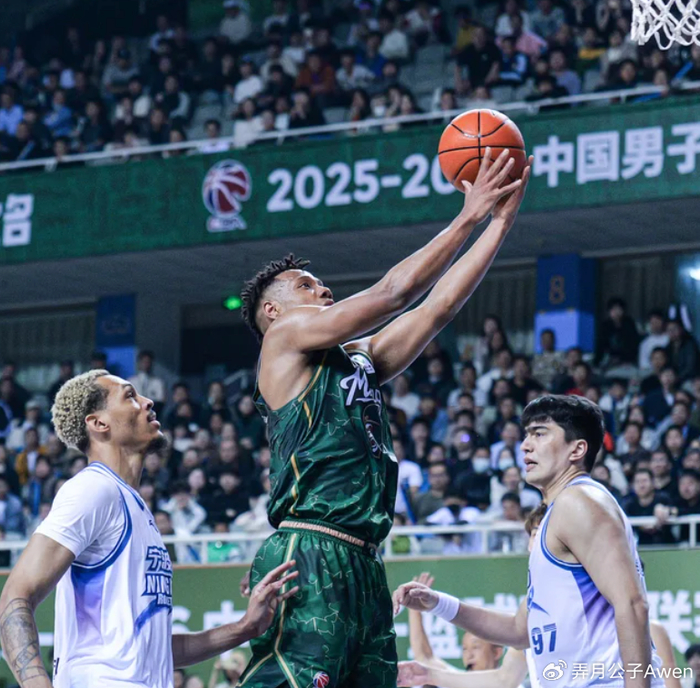 祝铭震状态低迷难撑顶薪合同引热议