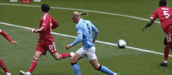 曼城4-0横扫利物浦哈兰德戴帽率队挺进四强