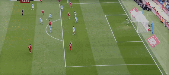 曼城4-0横扫利物浦哈兰德戴帽率队挺进四强