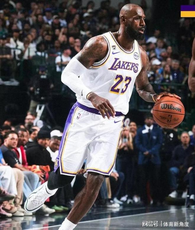 詹姆斯狂砍30+15助攻 肯纳德三双难救湖人客场惨