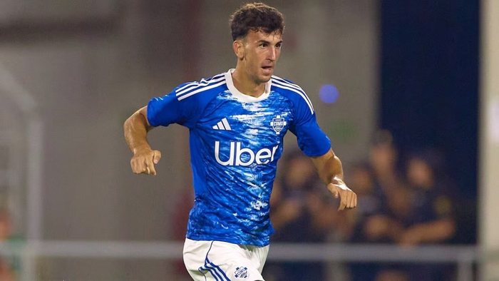 皇马计划引援科莫后卫拉蒙，英超豪门争夺未来